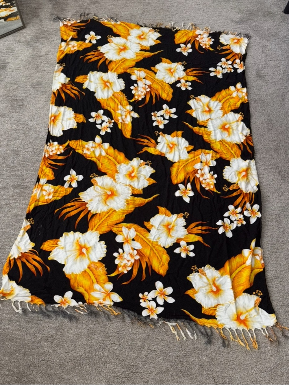 Vintage Hawaii Floral Sarong Beach Cover Up Wrap Black Yellow White Fringe - Picture 3 of 4